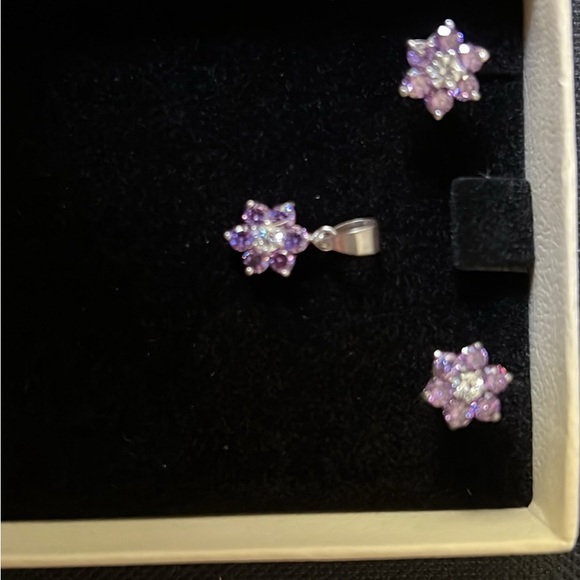 Set Collection - Picture 2 of 2